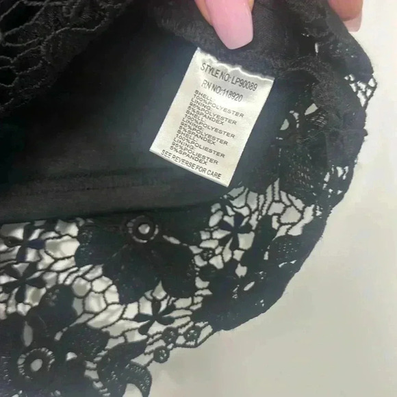 🌹 Lucy Paris Black Floral Lace Crop Top – Parisian Chic Style (Size M) - Picture 9 of 10